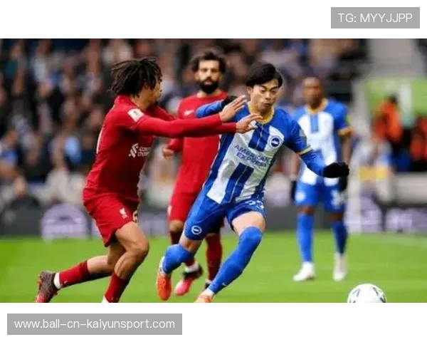 布莱顿三笘薰边路摆脱动作细腻，训练场上无人能阻